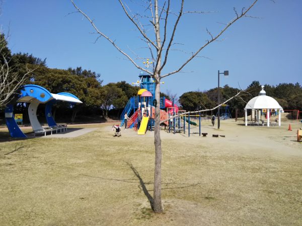 うたづ臨海公園遊具広場