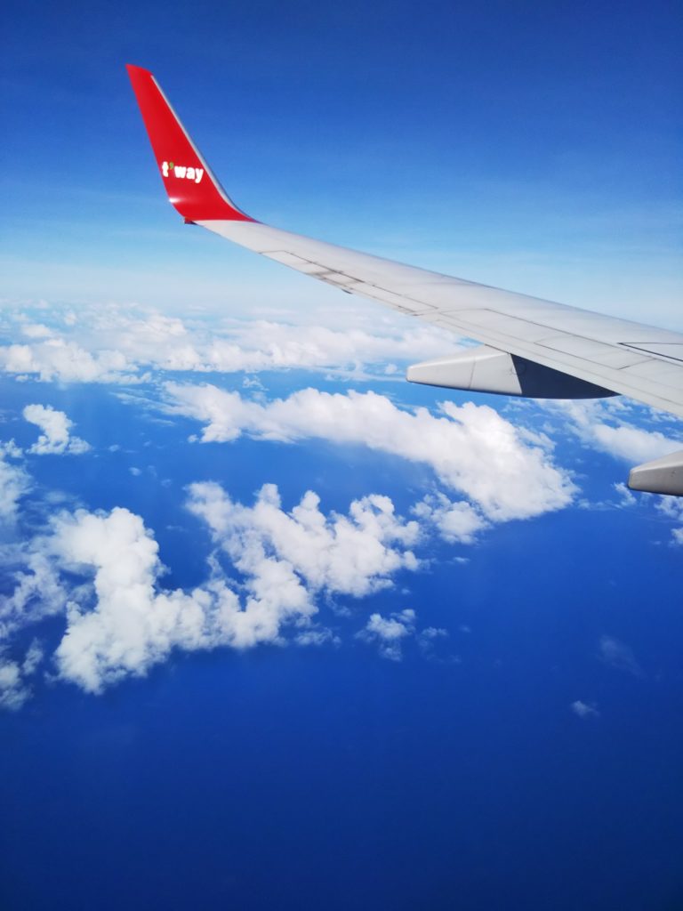 グアムまでの飛行機