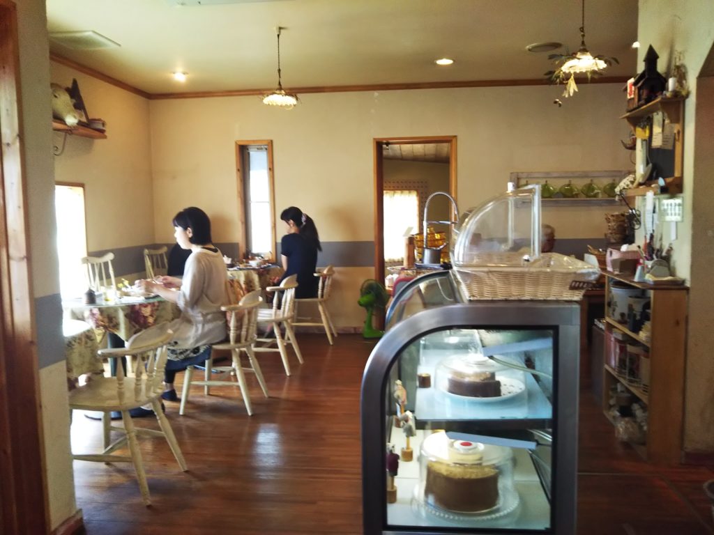 cafe jiji店内1