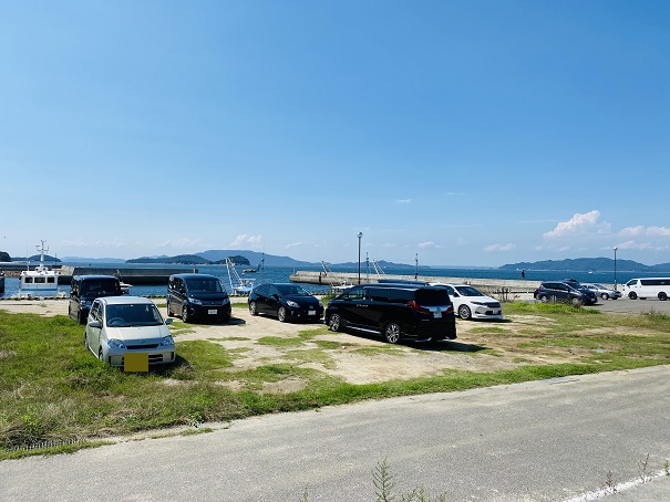 鎌野漁港駐車場