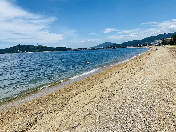 津田の松原海水浴場砂浜と風景
