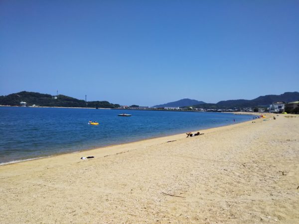 津田の松原海水浴場ビーチ