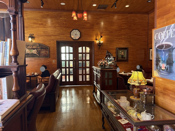 ヨーロピアン珈琲長崎屋 店内左側