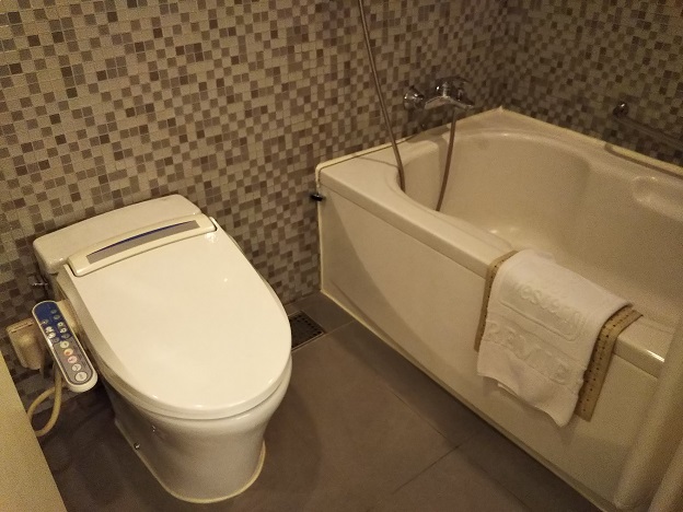 ベストウェスタンプレミアホテル国都風呂とトイレ