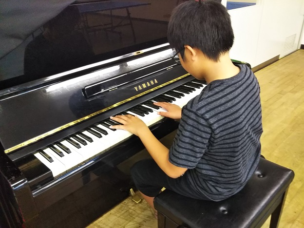 丸亀市児童館　ピアノ