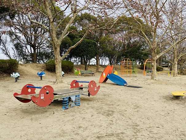 瀬戸大橋記念公園　小さい子の遊具
