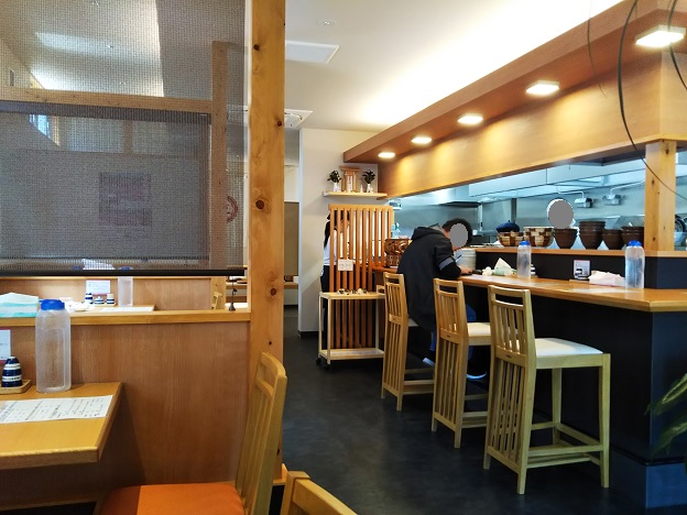 マルタツうどん　店内2