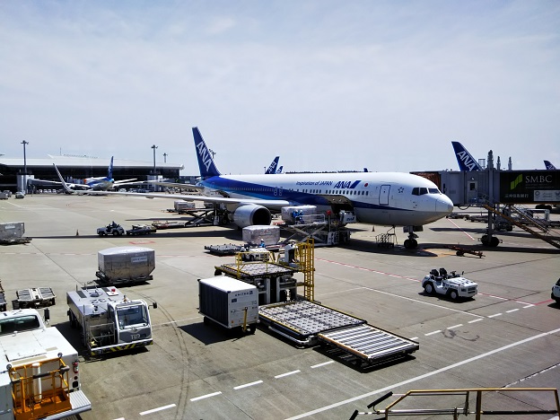 ミャンマーへの飛行機