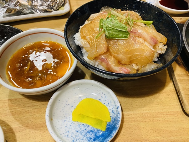 浜海道　タイ飯丼