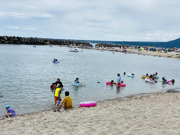 皆生温泉海遊ビーチ海水浴客