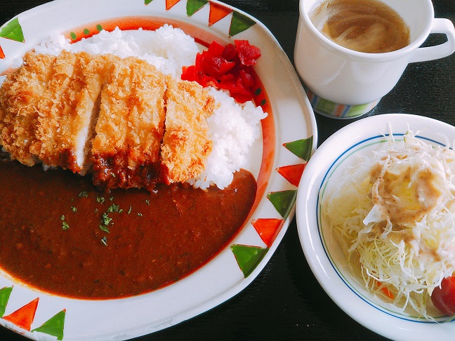 レストラン遊鶴羽　カツカレー