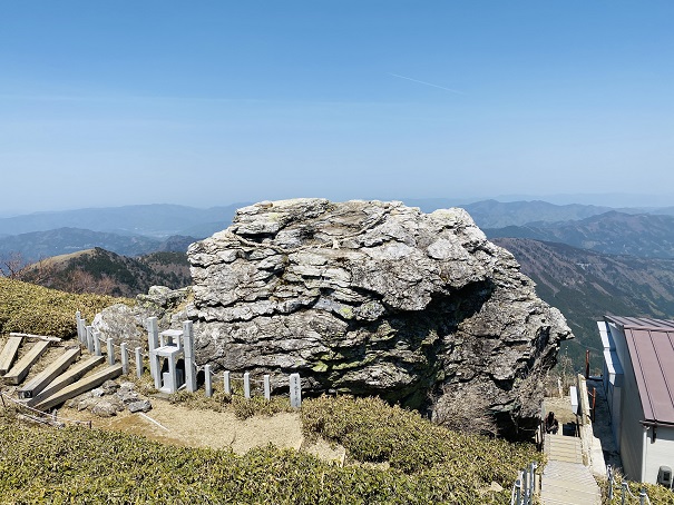 剣山　岩蔵