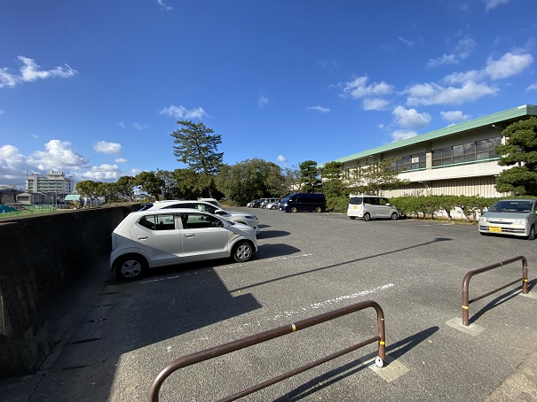 丸亀城の駐車場