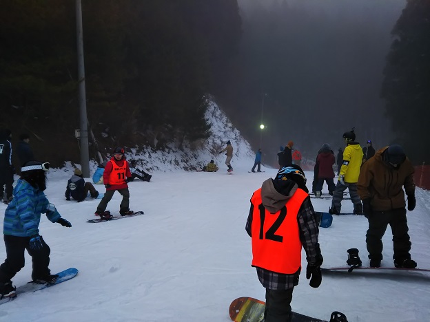 愛媛県スキー連盟 有料スノーボードスクール