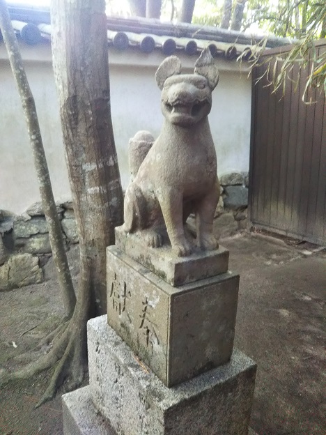 青山稲荷神社　狛狐1