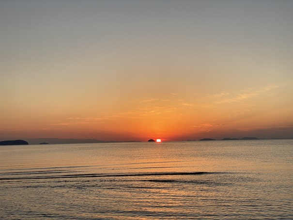 父母ヶ浜海岸と沈む夕日