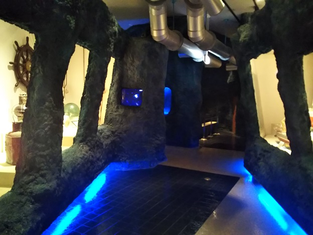 海の科学館　洞窟ギャラリー
