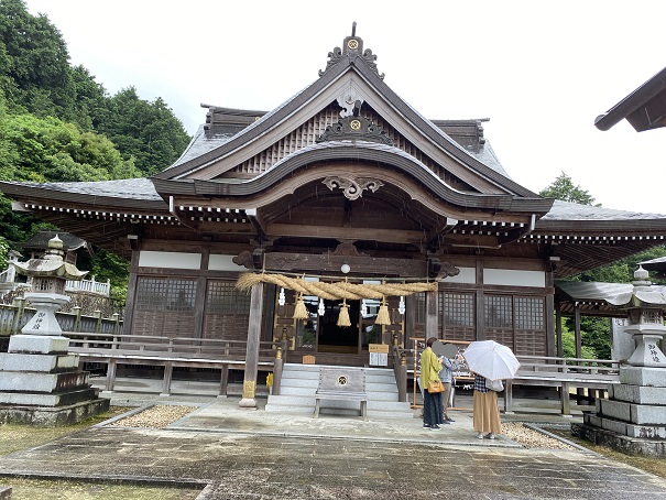粟井神社　拝殿