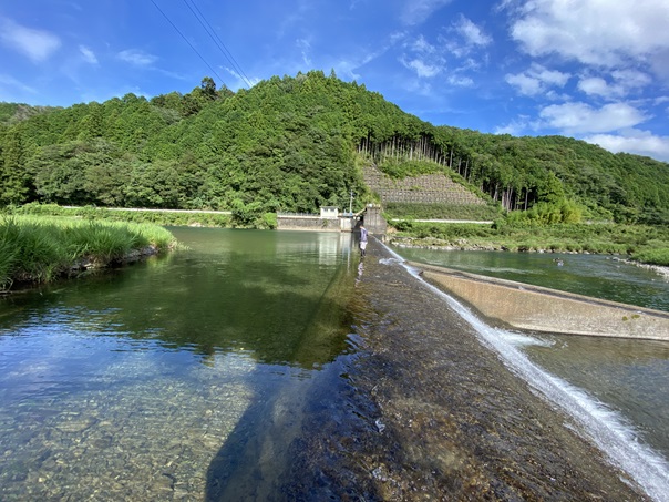 三堰キャンプ場　堰の上