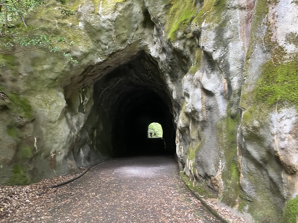 鉄砲石川キャンプ場トンネル