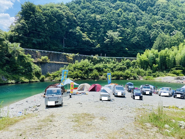 宮崎の河原キャンプ場の駐車場