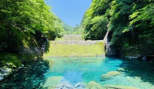 安居渓谷 日本一の水質仁淀ブルーの安居川で川遊びと観光
