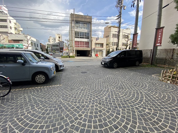 アイスビストロヒライ駐車場