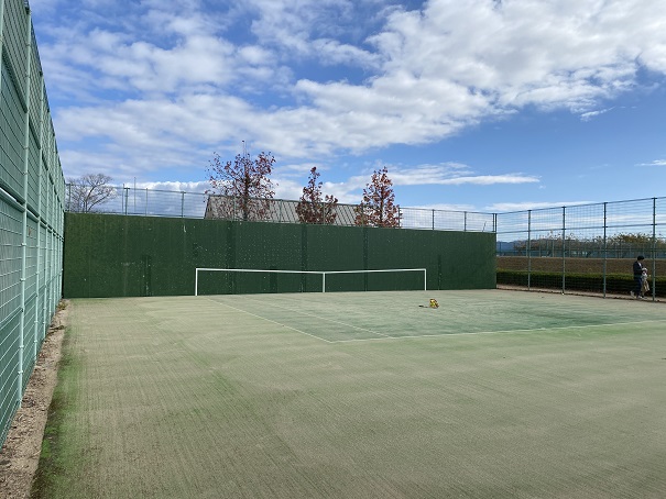 日応寺スポーツ広場　壁打ちテニス