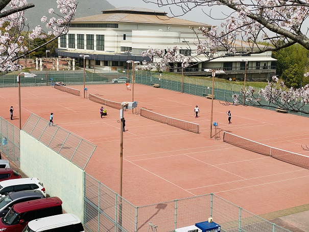 丸亀市飯山総合運動公園　テニスコート