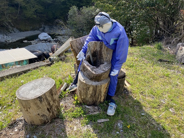 かかしの里　作業中のかかし