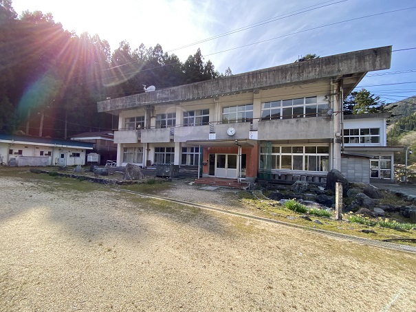 かかしの里　名頃小学校