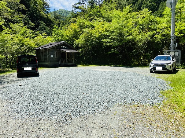 白猪谷オートキャンプ場　駐車場