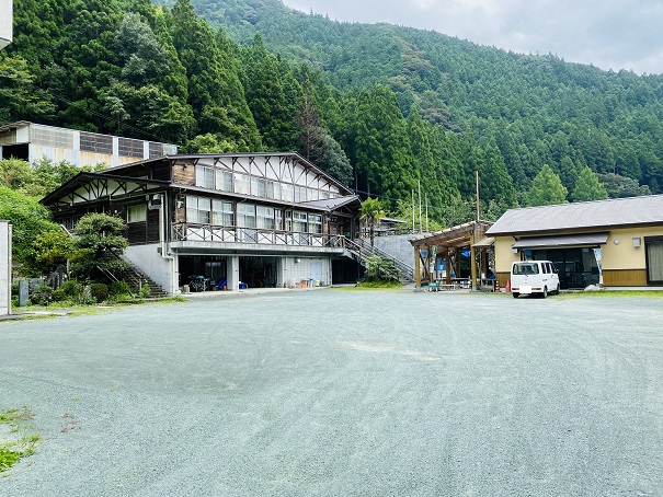 汗見川ふれあいの郷清流館　駐車場