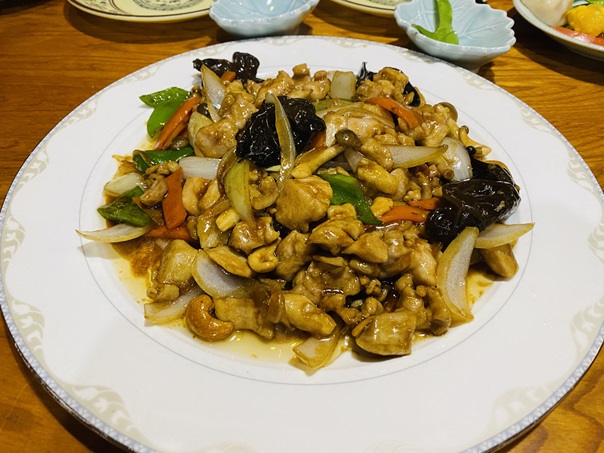 台湾料理美味山北店　鶏肉とカシューナッツ炒め