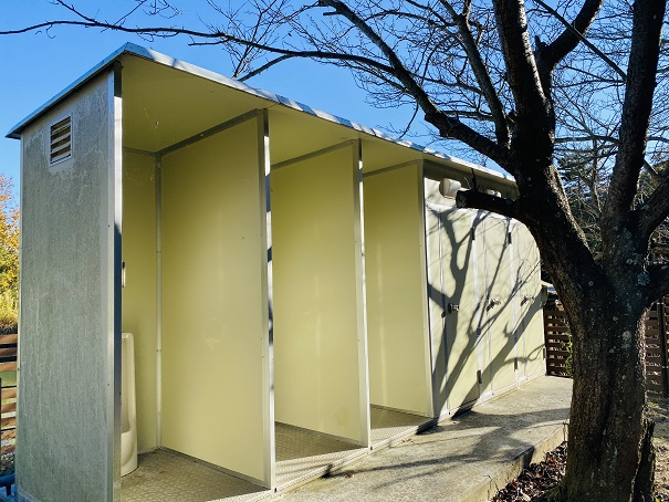 女木島県営野営場　新しいトイレ