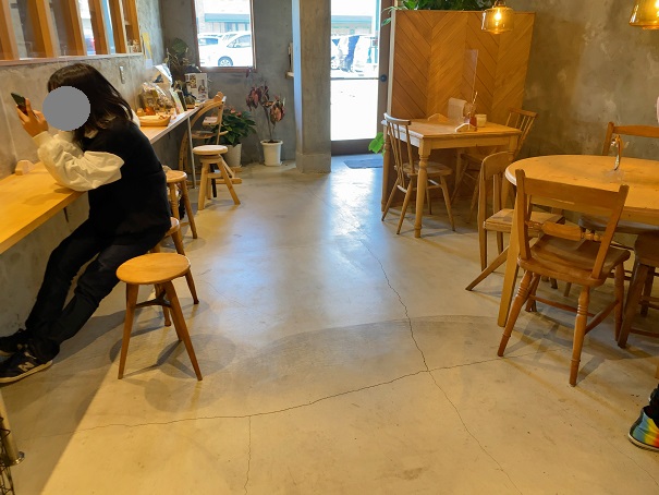 保護猫cafe　KATBOS　cafe店内