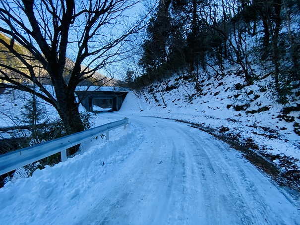 天狗高原の雪道路状況