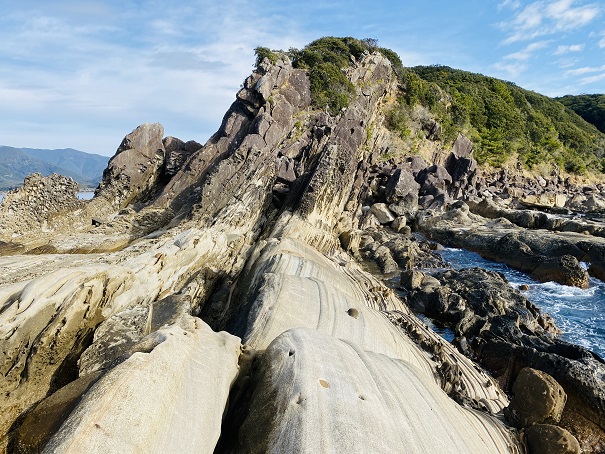 見残し海岸　屏風岩　手前から