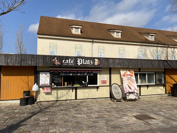 ドイツの森　街並み屋台「カフェ･プラッツ」