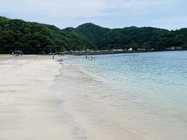 興津海水浴場　きれいな砂浜