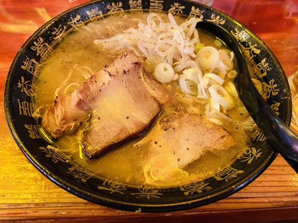 豚骨なごやんラーメン