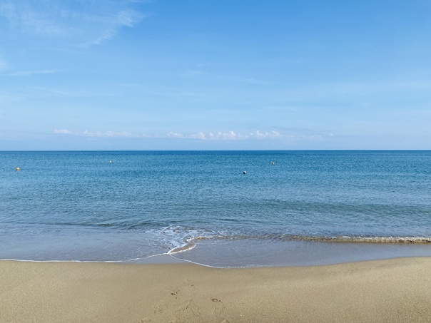 賀露みなと海水浴場　水平線