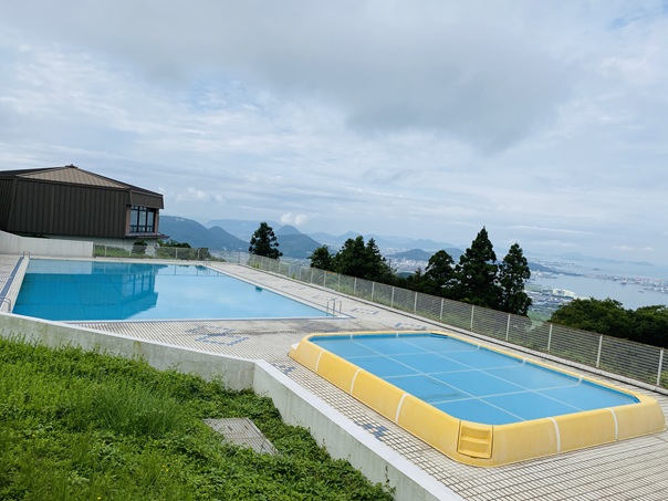 休暇村讃岐五色台　2つのプール