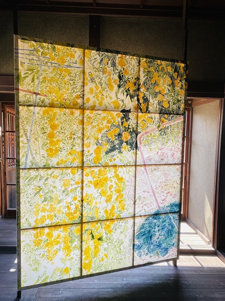 高見島瀬戸内国際芸術祭　過日の同居2022　1階の絵　黄色