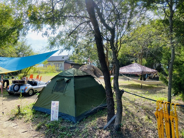 高見島　キリンの森の休憩所　テント