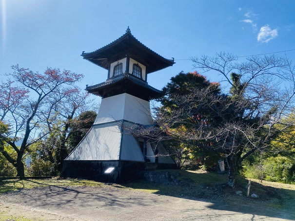 箸蔵寺　高灯籠