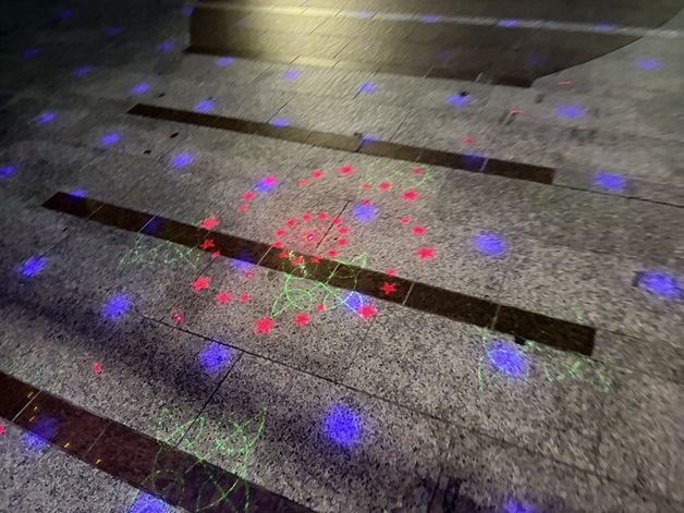 丸亀通町商店街イルミネーション　地面