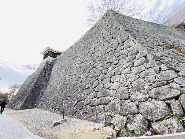 松山城　登り石垣