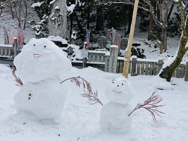 箸蔵寺　雪遊び