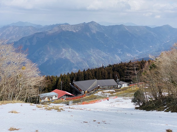 剣山スキー場　ゲレンデの上からの景色